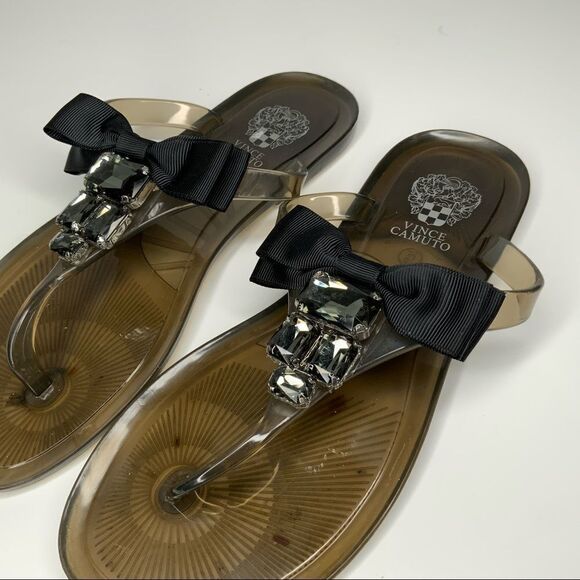 VINCE Camuto thong sandals. - Picture 4 of 12